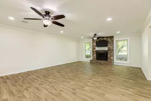 250 Wedgewood St, Lake Jackson, TX 77566 - Photo 25
