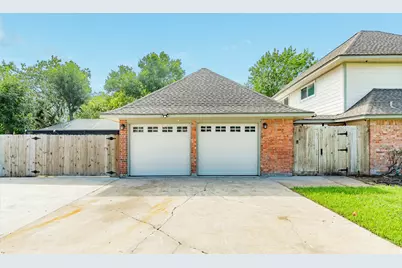 250 Wedgewood Street, Lake Jackson, TX 77566 - Photo 9
