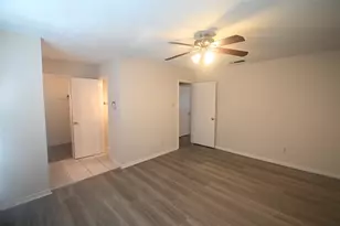 8314 La Roche Ln, Houston, TX 77036 - Photo 13
