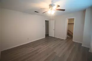 8314 La Roche Ln, Houston, TX 77036 - Photo 17
