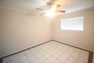 8314 La Roche Ln, Houston, TX 77036 - Photo 7