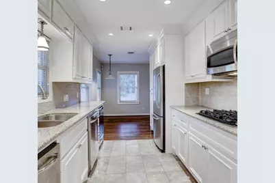 515 W 30th Street, Houston, TX 77018 - Photo 5