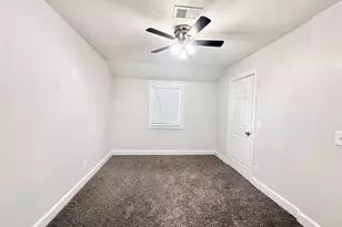 137 Laurel St, Lake Jackson, TX 77566 - Photo 17