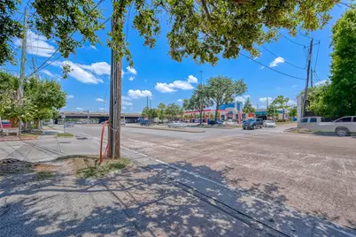 8211 Katy Freeway #19, Houston, TX 77024 - Photo 37