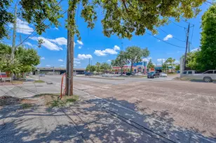 8211 Katy Fwy, Houston, TX 77024 - Photo 37