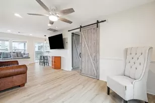 85 Bayou Vista Dr, Hitchcock, TX 77563 - Photo 5
