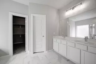 2024 Sugarberry Gully Ln, Conroe, TX 77301 - Photo 3