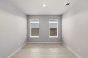 2024 Sugarberry Gully Ln, Conroe, TX 77301 - Photo 5