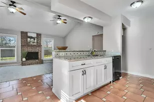 3210 Wavecrest St, League City, TX 77573 - Photo 9