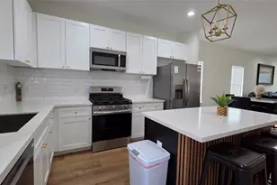 8113 Miley St, Houston, TX 77028 - Photo 9