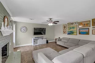 19611 Suncove Ln, Houston, TX 77346 - Photo 9