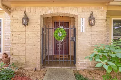 19611 Suncove Lane, Houston, TX 77346 - Photo 5
