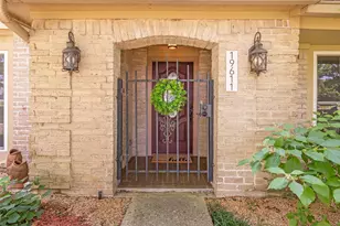 19611 Suncove Ln, Houston, TX 77346 - Photo 5