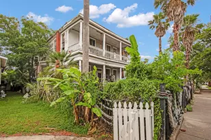 916 Sealy St, Galveston, TX 77550 - Photo 3