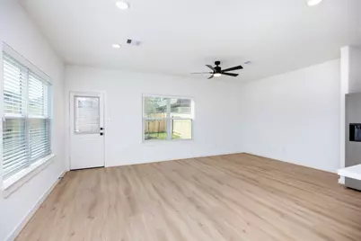 1989 Longmire Villas Court, Conroe, TX 77304 - Photo 7