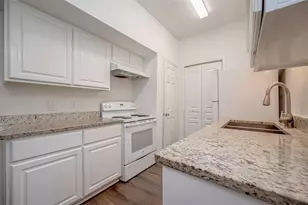 2400 N Braeswood Blvd, Houston, TX 77030 - Photo 13