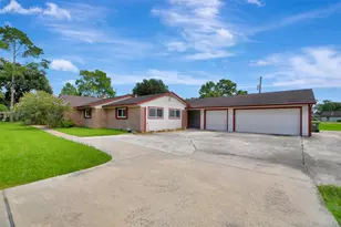 2509 Longwood Dr, Pearland, TX 77581 - Photo 3