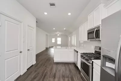 15826 Menlow Bend Drive, Humble, TX 77396 - Photo 5