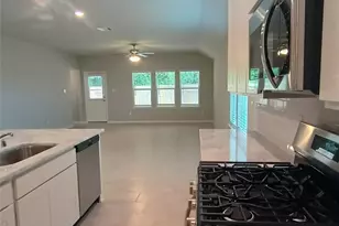 26352 Cooperstown Wy, Splendora, TX 77372 - Photo 9