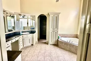 38 Hillock Woods Dr, The Woodlands, TX 77380 - Photo 15