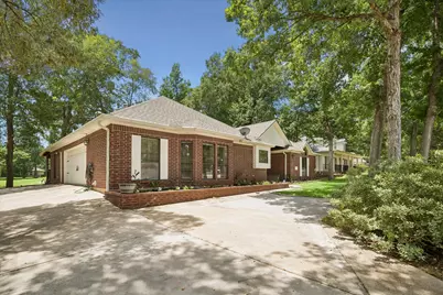 154 Seven Coves Drive, Conroe, TX 77304 - Photo 5
