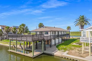 4907 Jolly Roger Rd, Jamaica Beach, TX 77554 - Photo 1