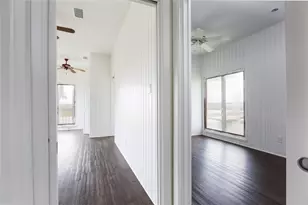 4907 Jolly Roger Rd, Jamaica Beach, TX 77554 - Photo 11