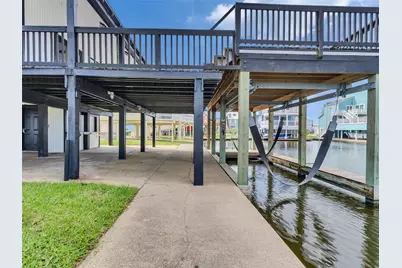 4907 Jolly Roger Road, Jamaica Beach, TX 77554 - Photo 9