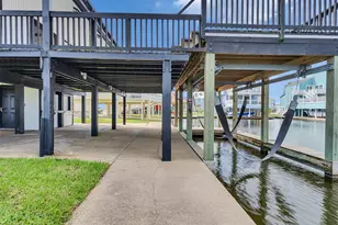 4907 Jolly Roger Rd, Jamaica Beach, TX 77554 - Photo 9