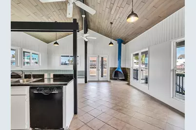 4907 Jolly Roger Road, Jamaica Beach, TX 77554 - Photo 25