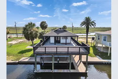 4907 Jolly Roger Road, Jamaica Beach, TX 77554 - Photo 1