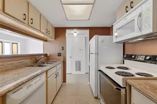 8462 Leawood Blvd, Houston, TX 77072 - Photo 15