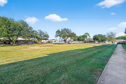 8462 Leawood Boulevard, Houston, TX 77072 - Photo 3