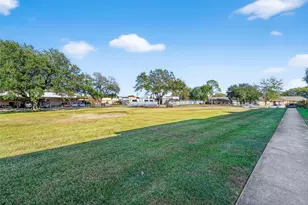 8462 Leawood Blvd, Houston, TX 77072 - Photo 3