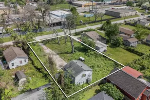 1104 Charnwood St, Houston, TX 77022 - Photo 7