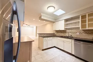 4128 Meyerwood Dr, Houston, TX 77025 - Photo 5