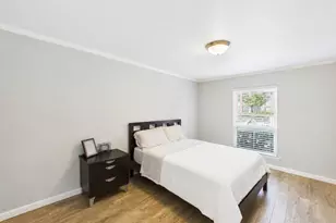 7555 Katy Fwy, Houston, TX 77024 - Photo 5