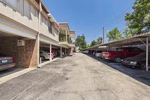 7555 Katy Fwy, Houston, TX 77024 - Photo 17