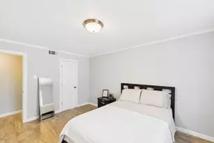 7555 Katy Fwy, Houston, TX 77024 - Photo 7