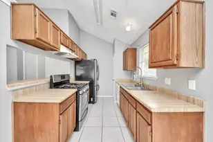 2714 Blue Mist Dr, Sugar Land, TX 77498 - Photo 9