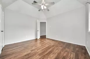 2714 Blue Mist Dr, Sugar Land, TX 77498 - Photo 11