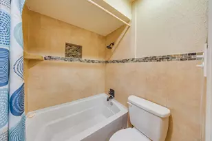 7505 Memorial Woods Dr, Houston, TX 77024 - Photo 27