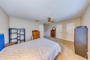 7505 Memorial Woods Dr, Houston, TX 77024 - Photo 19