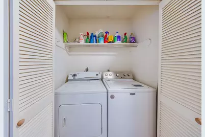 7505 Memorial Woods Drive #B13, Houston, TX 77024 - Photo 23