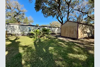 210 Lake Drive, Oyster Creek, TX 77541 - Photo 27