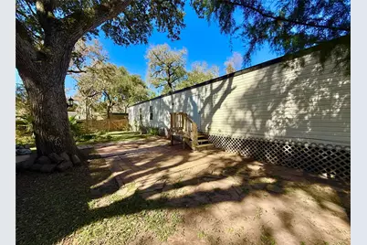 210 Lake Drive, Oyster Creek, TX 77541 - Photo 23