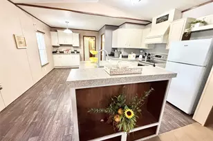 210 Lake Dr, Oyster Creek, TX 77541 - Photo 7