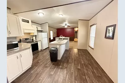 210 Lake Drive, Oyster Creek, TX 77541 - Photo 7