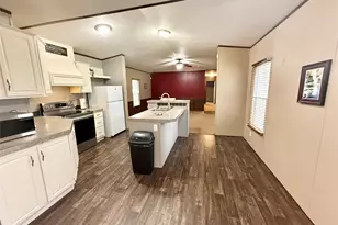 210 Lake Dr, Oyster Creek, TX 77541 - Photo 7