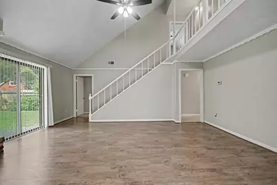 5113 Cottonwood Circle, Dickinson, TX 77539 - Photo 9